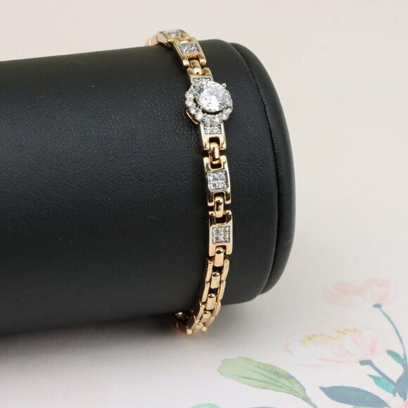 "Rose Gold Bracelet with Sparkling Centerpiece & Link Detailing, XPBL0830 - Picture 3 of 12